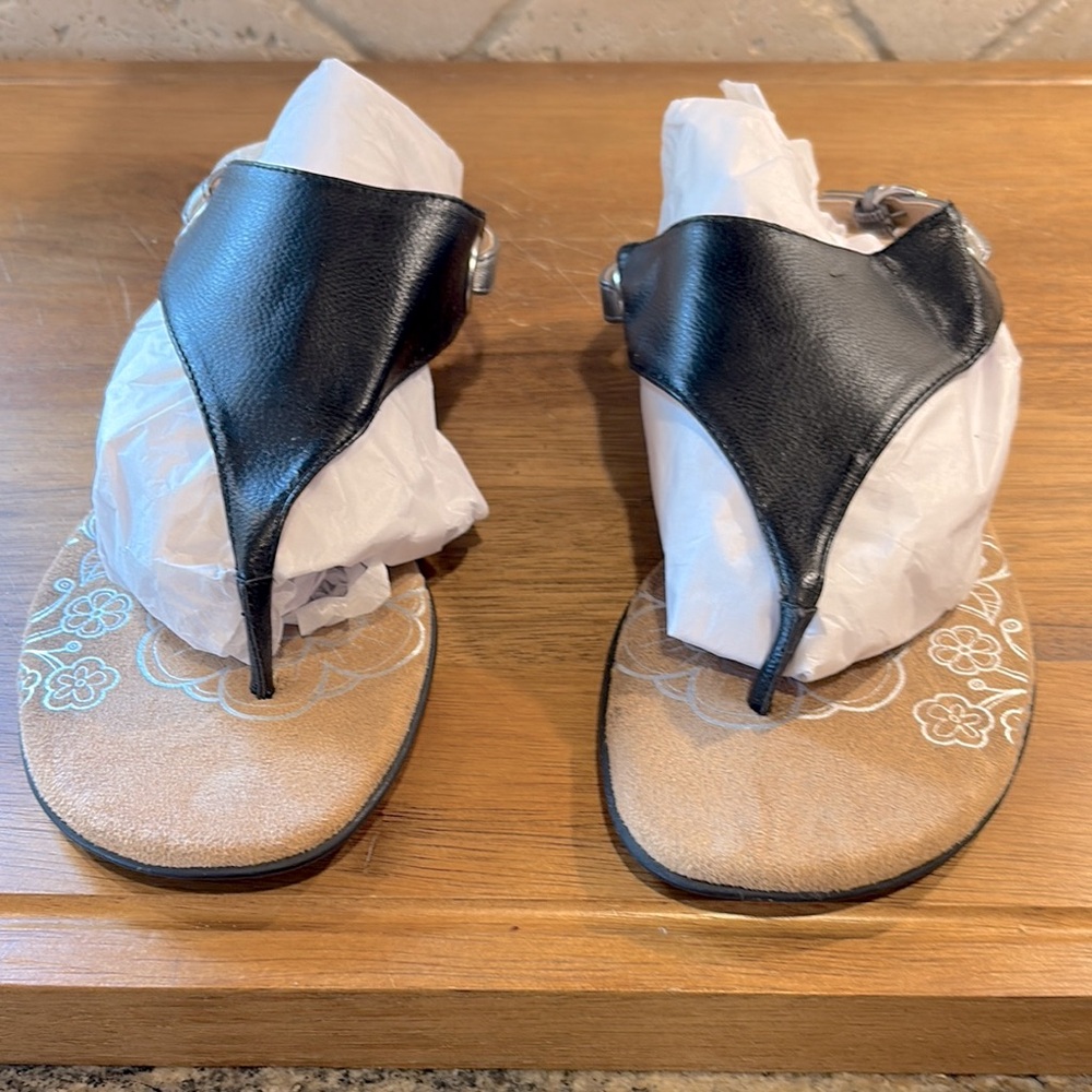 Mootsies Tootsies Black Leather Sandals. Size 9